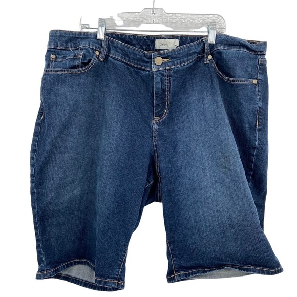 Torrid Jean Shorts Medium Wash Stretch Denim 12 Inch Inseam Women's 26 - Picture 1 of 11